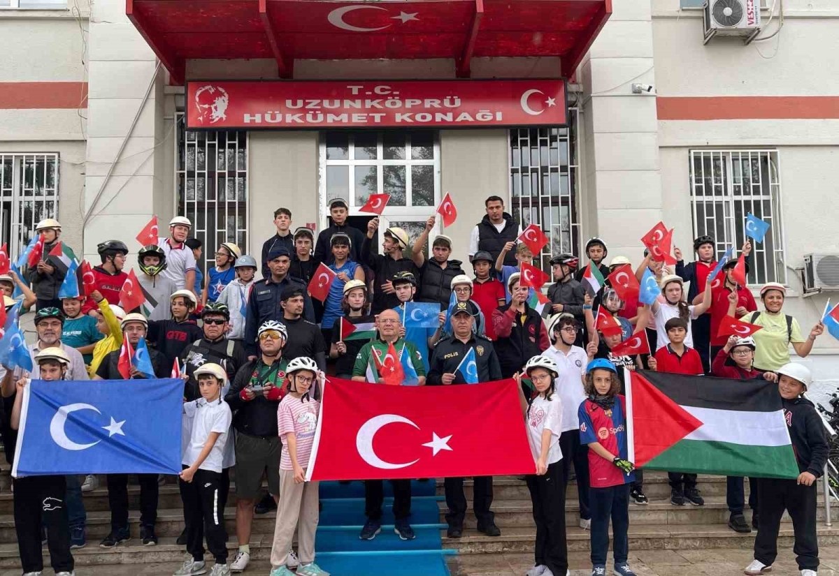 Uzunköprü’de pedallar Gazze ve Doğu Türkistan için çevrildi
