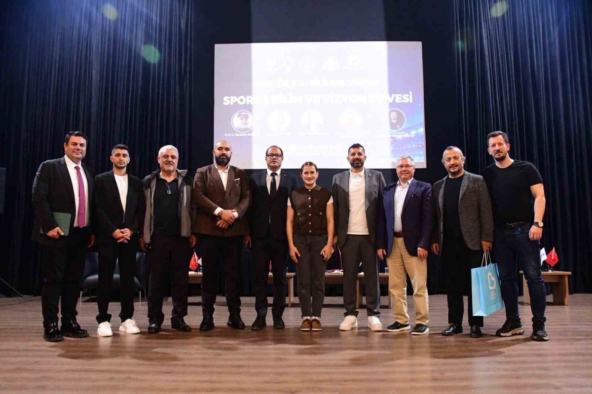 Sporda Bilim ve Vizyon Zirvesi paneli genç sporcuları buluşturdu
