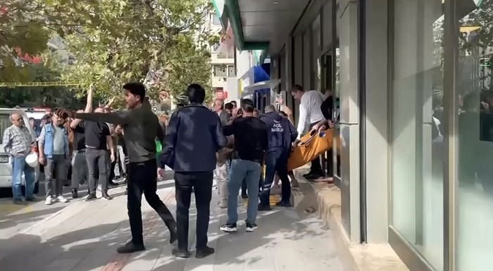 Hamile kadını sabah aldığı telefonu iade almayınca bıçaklamış
