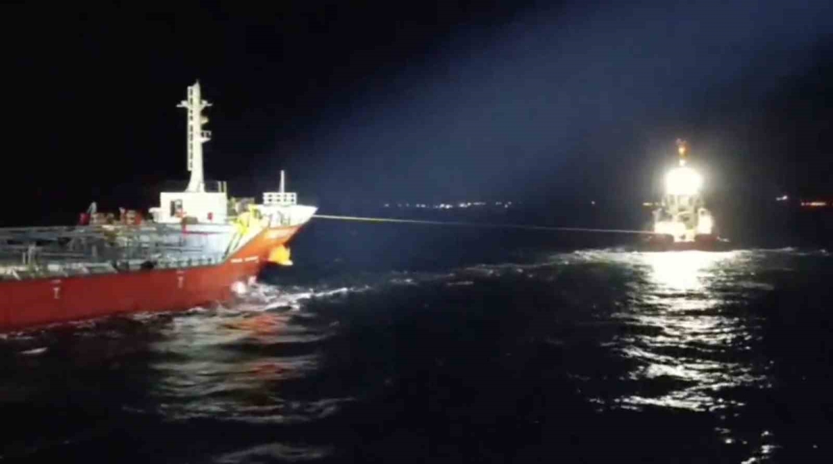 Çanakkale Boğazı’nda kimyasal tanker makine arızası yaptı
