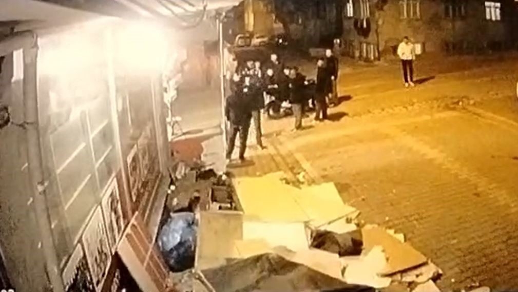 Esenyurt’ta engelli vatandaşı darp ettiler
