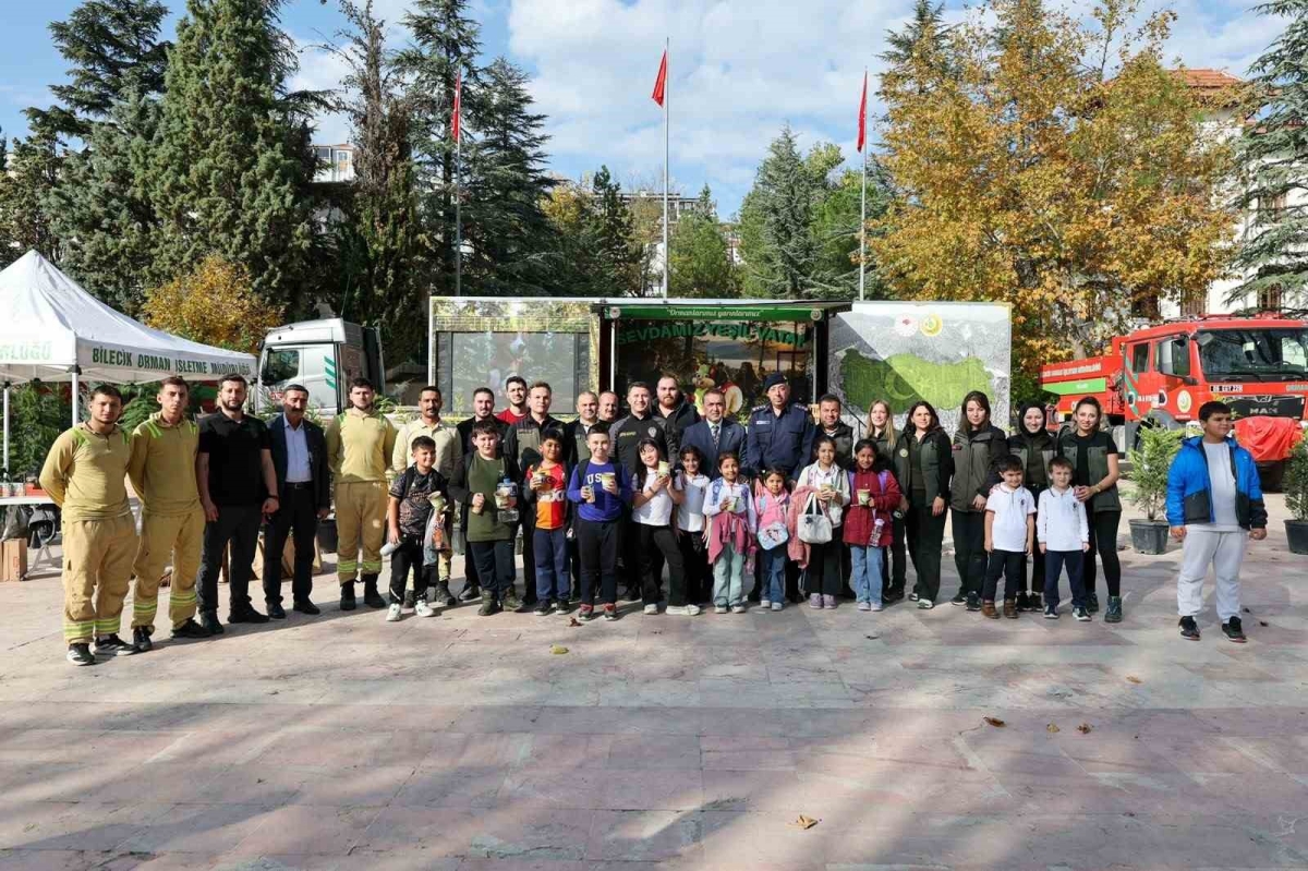Yeşil Vatan Tırı’nda öğrencilere doğa sevgisi aşılandı
