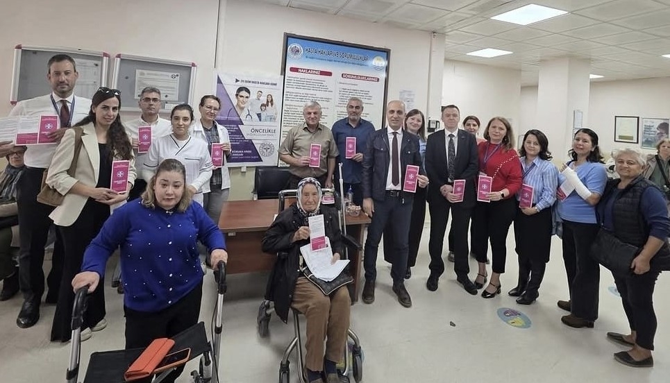 Edremit Devlet Hastanesi’nde Hasta Hakları Günü etkinliği
