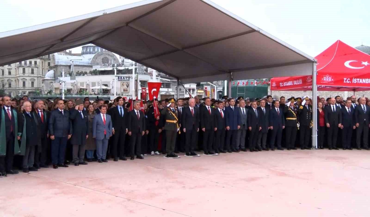 Taksim’de Cumhuriyet Bayramı öncesi tören düzenlendi

