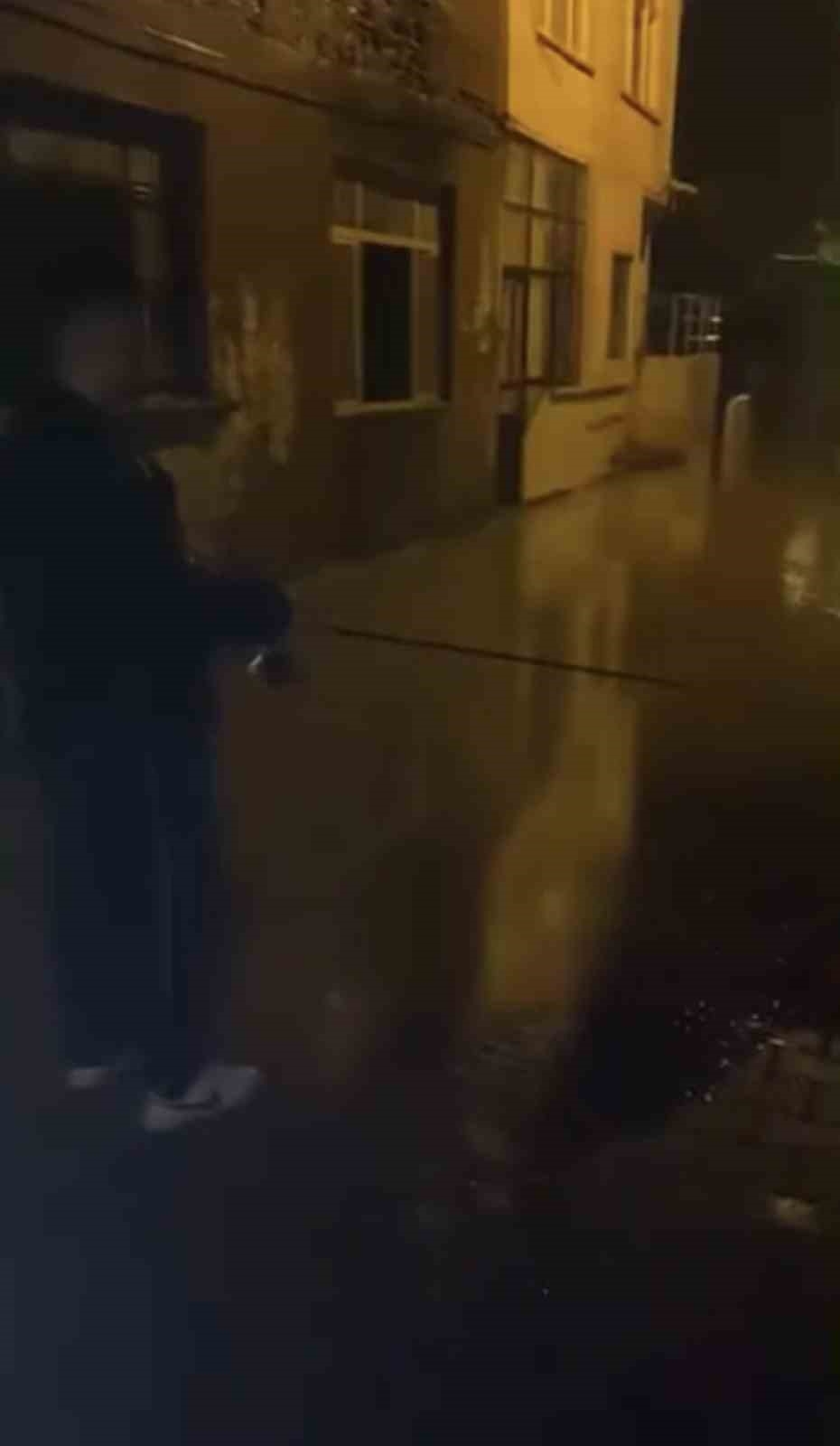 Biga’da cadde ve sokaklar göle döndü
