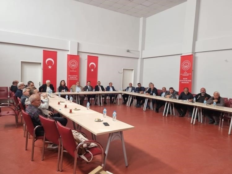 Bilecik’te muhtarlara kadına yönelik şiddetle mücadele eğitimi

