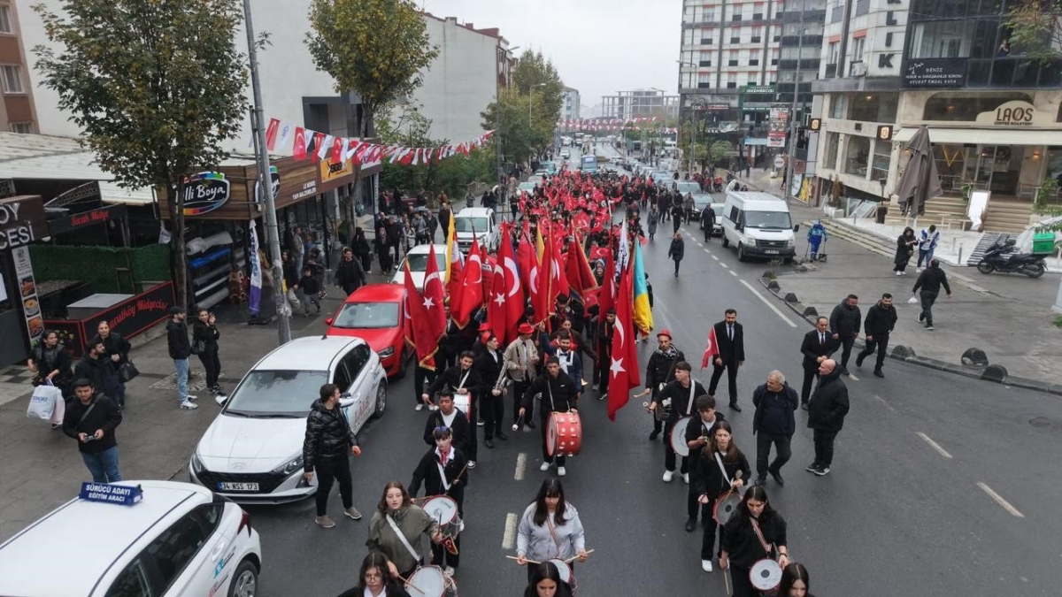 Arnavutköy’de Cumhuriyet coşkusu 7’den 70’e tören ve etkinliklerle kutlandı
