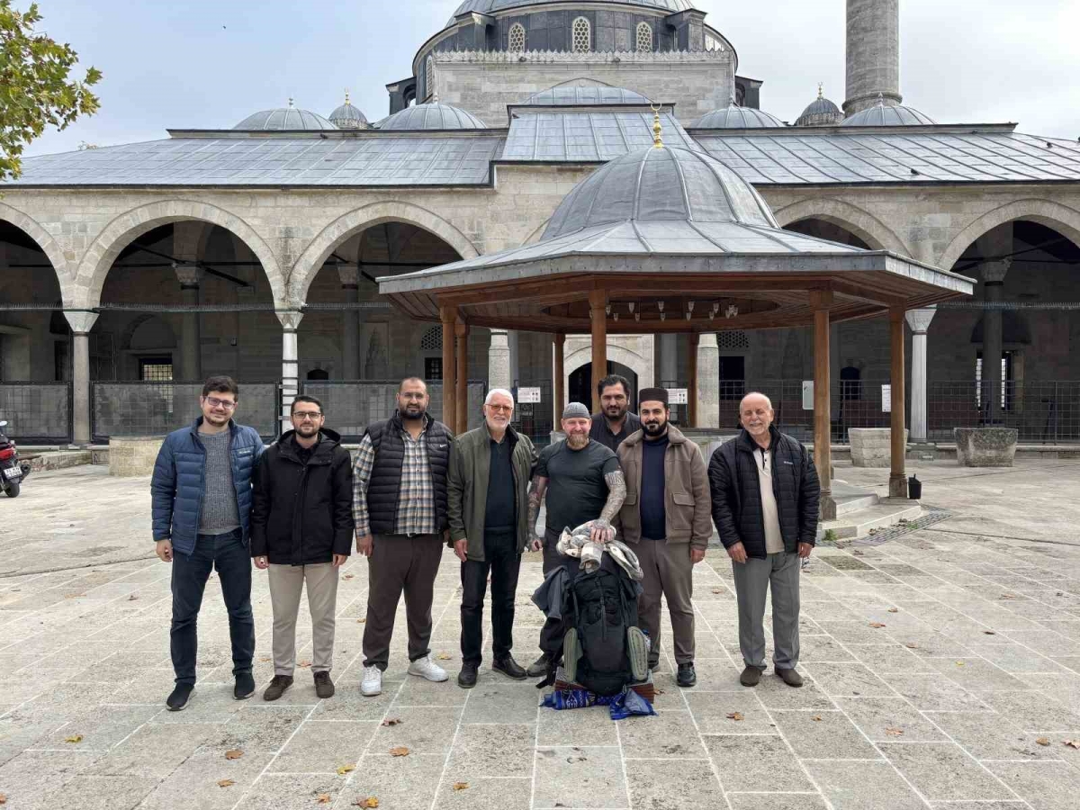 Hac için Almanya’dan yürüyerek yola çıkan Umar 88 günde Kırklareli’ye ulaştı

