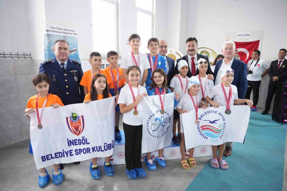 Cumhuriyet Kupası Yüzme Yarışları Yenişehir’de düzenlendi
