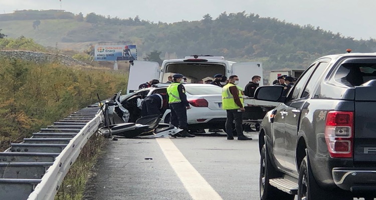 Bursa'da otomobilin tıra çarpması sonucu 4 genç öldü