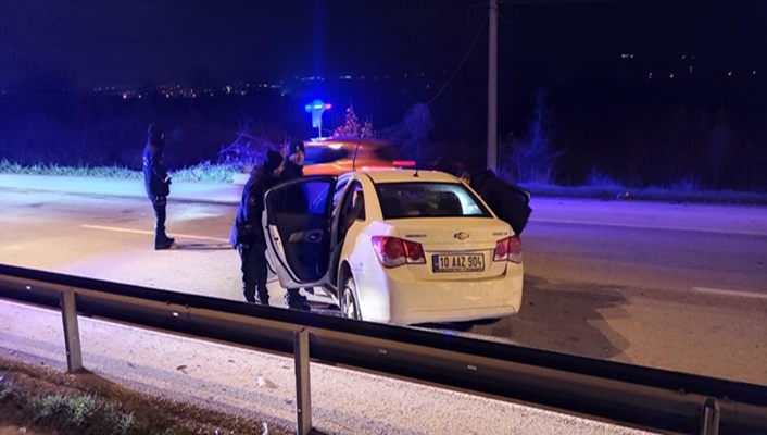 Bursa'da tırla çarpışan otomobildeki 1 kişi yaralandı