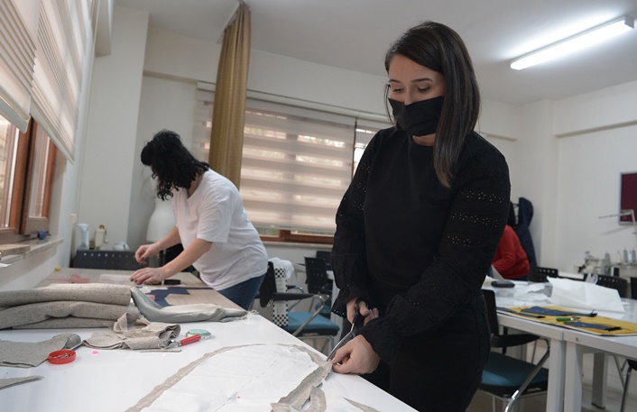 OSMEK Tekstil Sektörüne Tasarımcılar Kazandırıyor