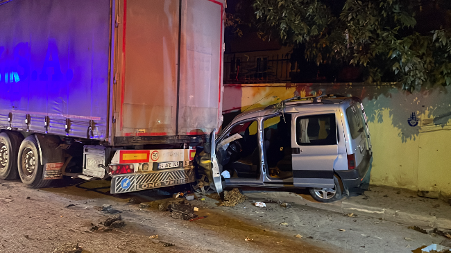 İstanbul'daki trafik kazasında 2'si ağır 4 kişi yaralandı
