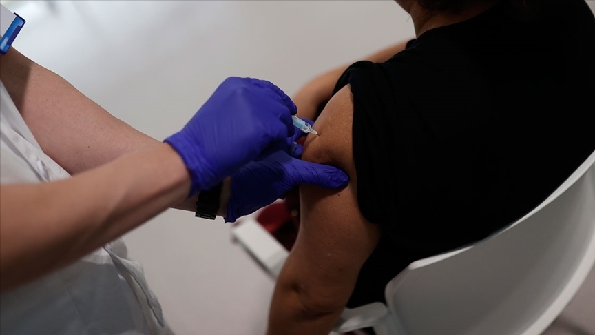 Dünya genelinde 1,3 milyardan fazla doz Kovid-19 aşısı yapıldı