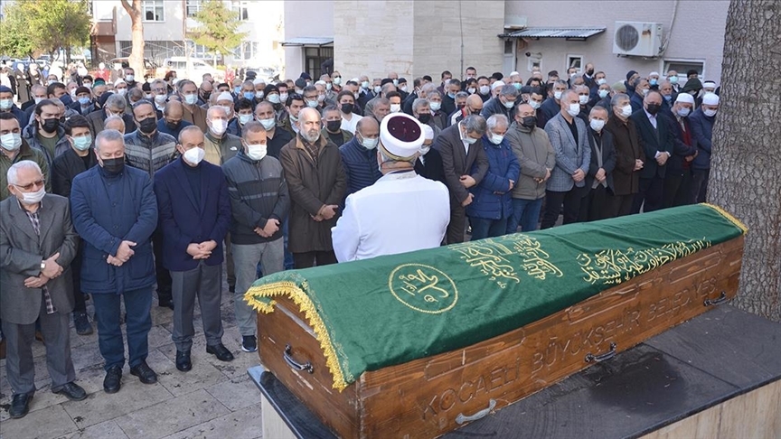 Şair ve yazar Mustafa Yazgan'ın cenazesi Karamürsel'de defnedildi