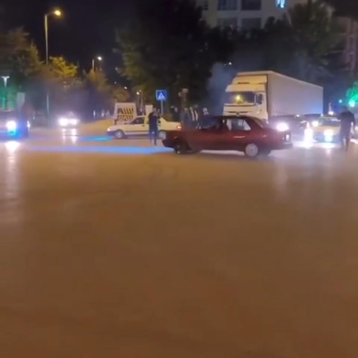 Bursa’daki trafik magandası kamerada... Kimseye aldırış etmeden drift attı