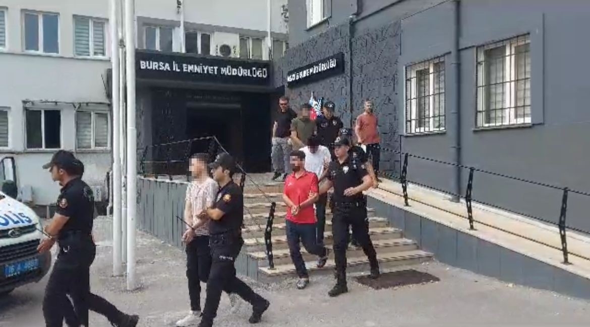 Bursa’da aranan şahıslara operasyon: 23 gözaltı