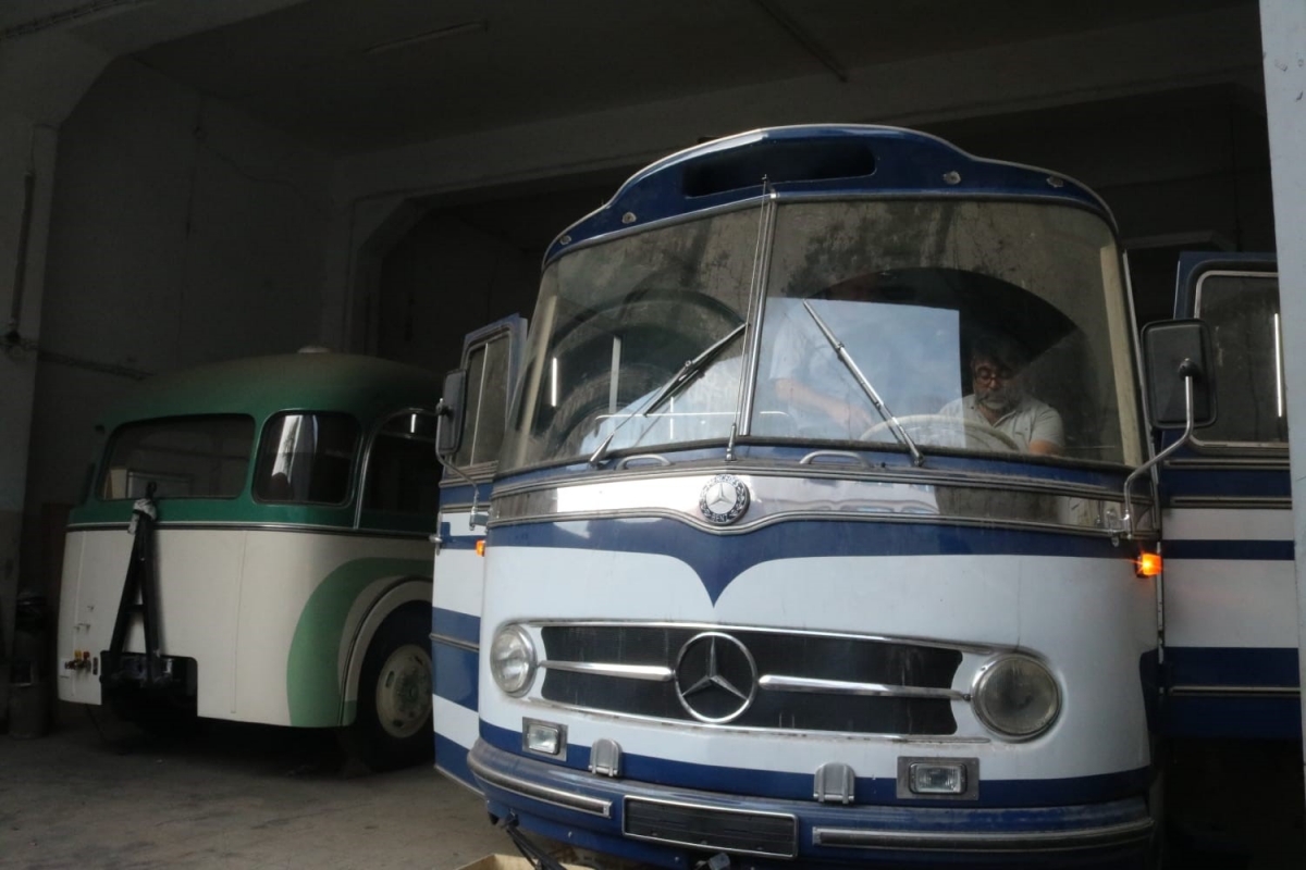  Sanayi sitesi içerisindeki müze...90 yıllık klasik otobüsleri restore ediyorlar