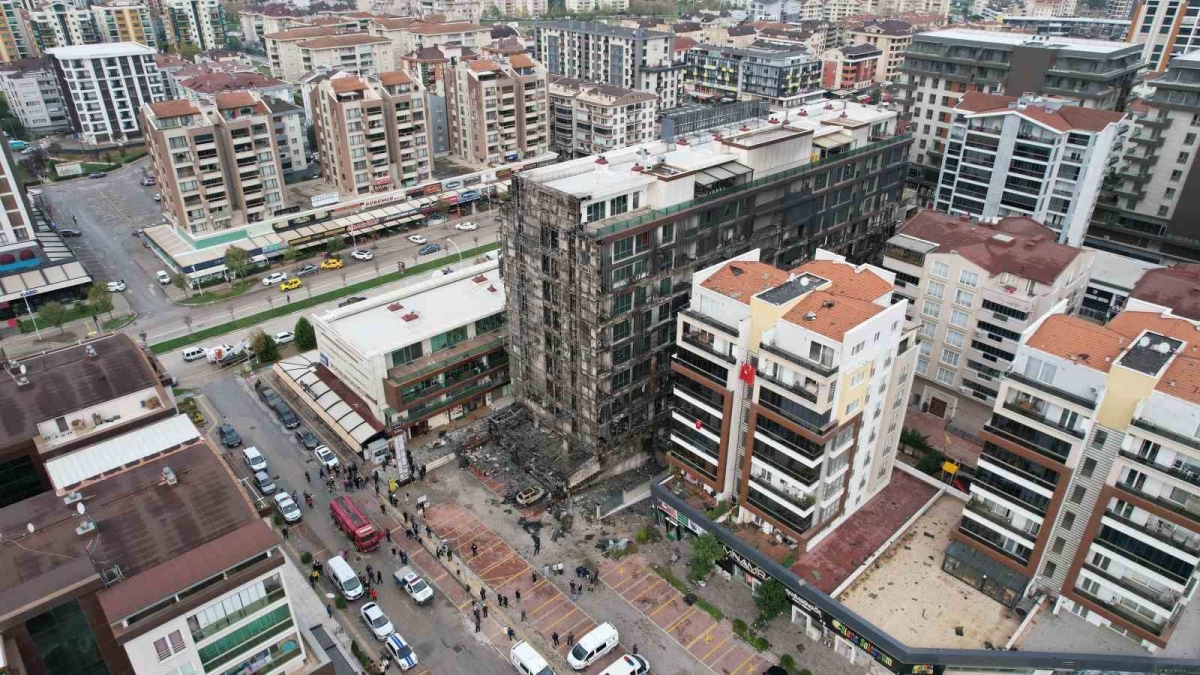 Ofisi yanan vatandaş: ″Yangın gündüz olsaydı felaketi yaşardık″