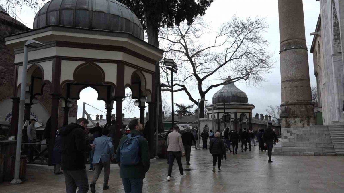 Ramazan’ın ilk cumasında Ulu Cami doldu taştı