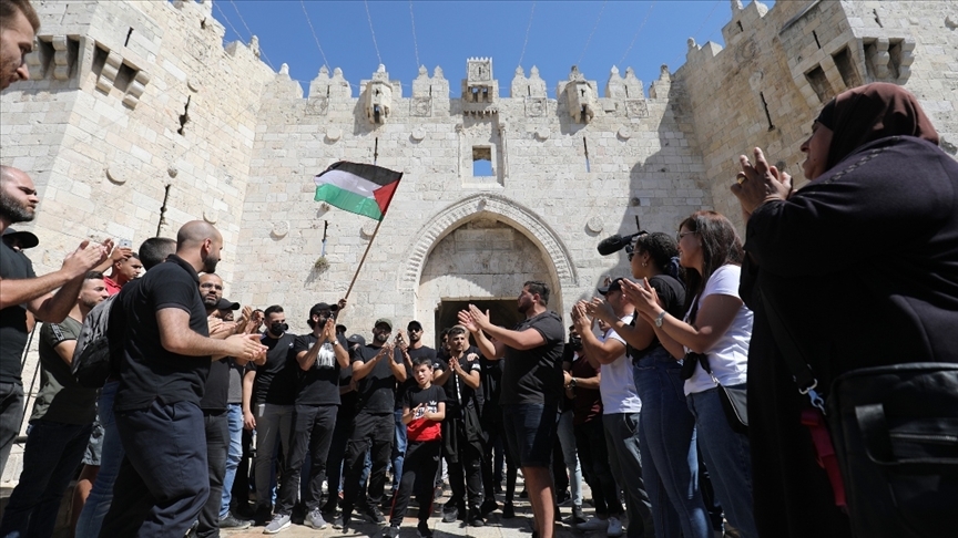 Filistinli gruplar, İsrail'i Şam Kapısı'ndan geçerek 'bayrak yürüyüşü' düzenlememe konusunda uyardı