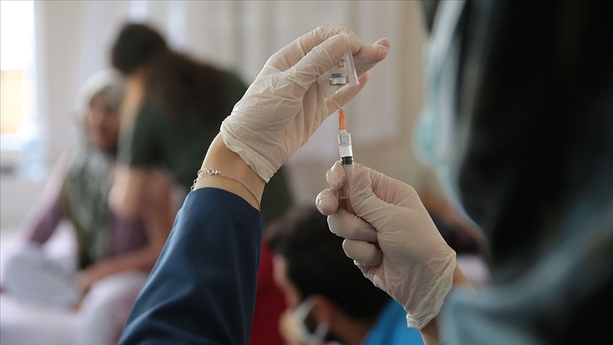 Dünya genelinde 3 milyar 390 milyon dozdan fazla Kovid-19 aşısı yapıldı