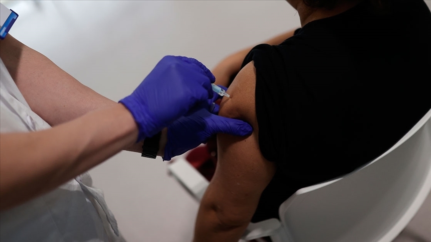 İspanya Kovid-19 aşılarının fikri mülkiyet haklarının askıya alınmasını tek başına yeterli görmüyor