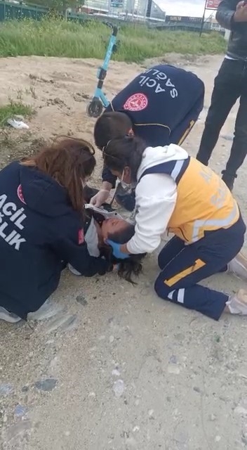 Bursa’da elektrikli scooter süren kız çocuğuna başıboş köpekler saldırdı