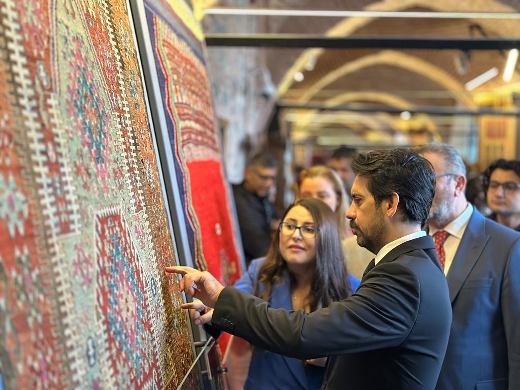Türk ve İslam Eserleri Müzesi’nde “Renkten Motife Anadolu Kilimleri” sergisi açıldı