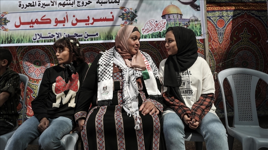 İsrail hapishanesinden çıkan Filistinli anne 6 yıl sonra çocuklarına kavuştu