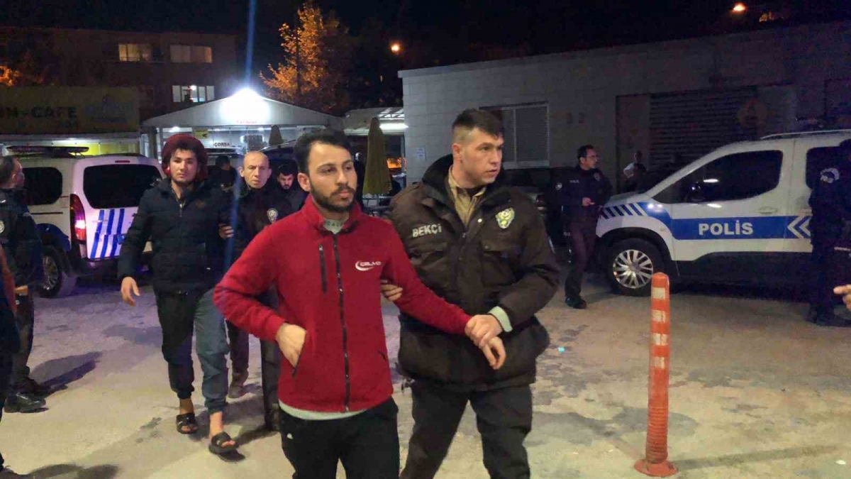 Bursa’da bir adrese yapılan operasyonda 31 kaçak göçmen yakalandı
