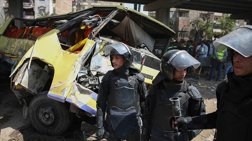 Mısır'da yolcu otobüsü devrildi: 12 ölü, 34 yaralı