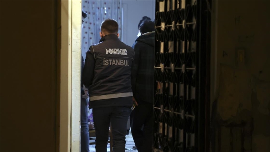 İstanbul merkezli uyuşturucu operasyonunda 28 şüpheli gözaltına alındı