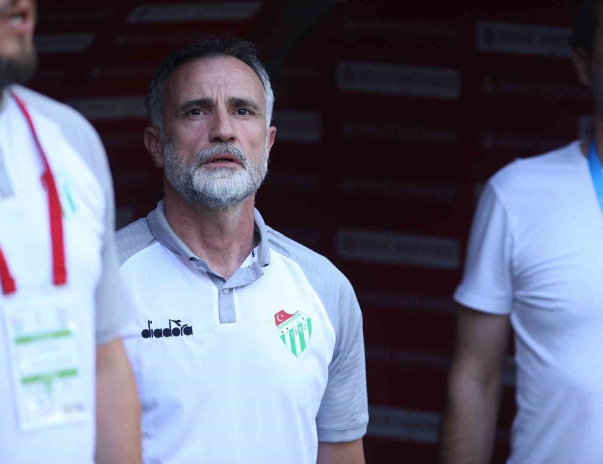 Bursaspor’un yeni teknik direktörü Murat Sözkesen oldu
