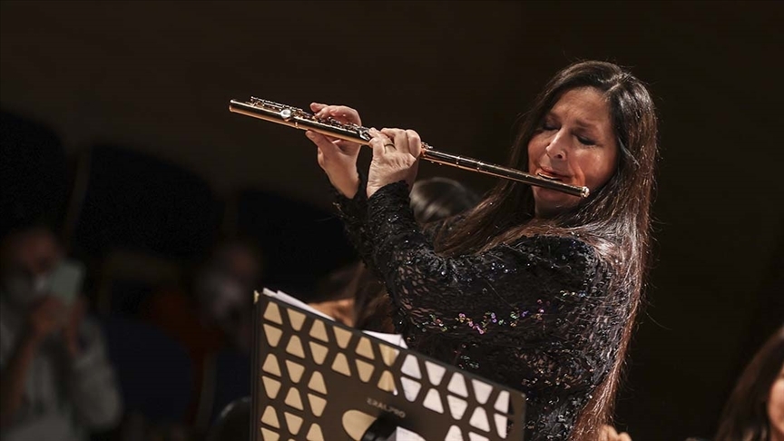 Flüt sanatçısı Şefika Kutluer, 21 Kasım'da CRR'de müzikseverlerle buluşacak