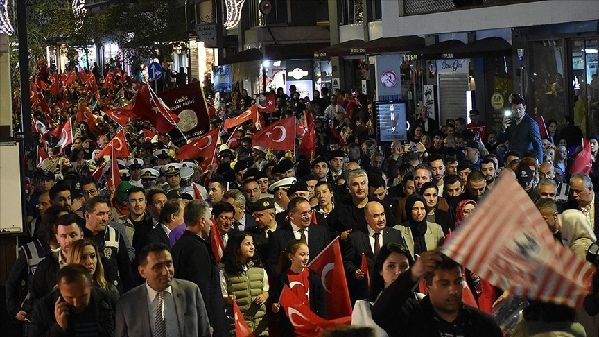 Samsun'da Fener Alayı ve Gençlik Festivali Yürüyüşü yapıldı