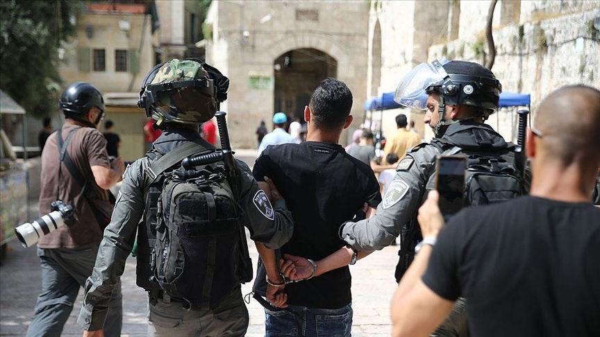 İsrail güçleri Batı Şeria ve Doğu Kudüs'te 17 Filistinliyi gözaltına aldı