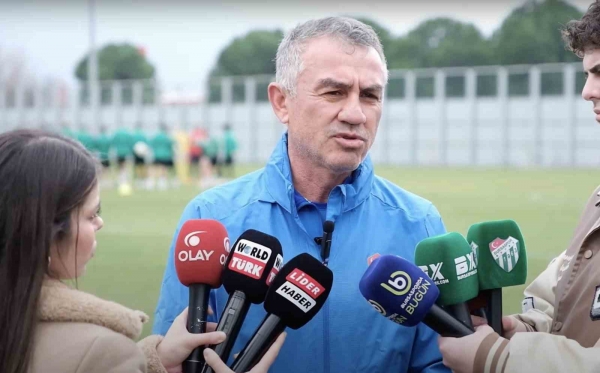 Bursaspor Teknik Direktörü Ümit Şengül: ″Ligin son maçına kadar savaşacağız″