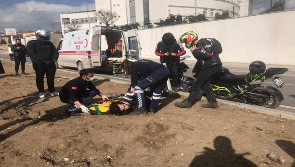 Bursa'da devrilen motosikletin sürücüsü yaralandı
