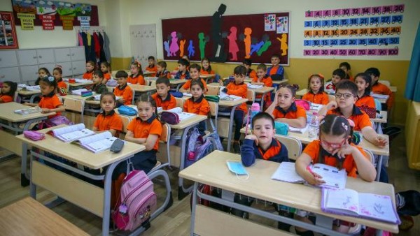 Okullar açıldı: 19 milyon öğrenci bugün dersbaşı yaptı