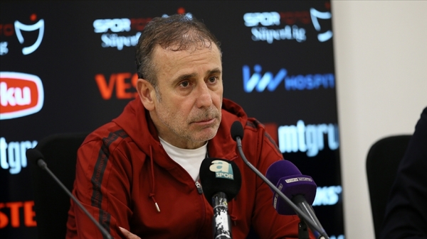 Trabzonspor Teknik Direktörü Avcı: Şampiyon olabilmek için bir puana ihtiyacımız var