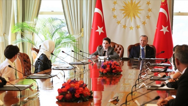 Cumhurbaşkanı Erdoğan: Türkiye yeniden dünyanın liderliğine talip devleti ve milletiyle yeni bir yükselişin içindedir