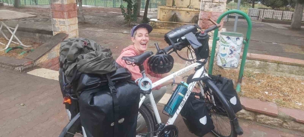 Hollandalı hemşire bisikletiyle dünya turunda