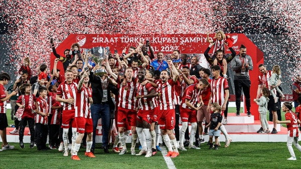 Sivasspor'da 6 futbolcunun sözleşmesi sona erecek