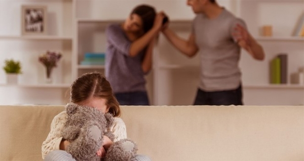 Kardeş şiddetinin sebebi yanlış ebeveyn tutumları olabilir