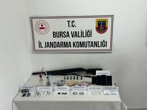 Bursa’da 34 suç kaydı olan uyuşturucu taciri kıskıvrak yakalandı